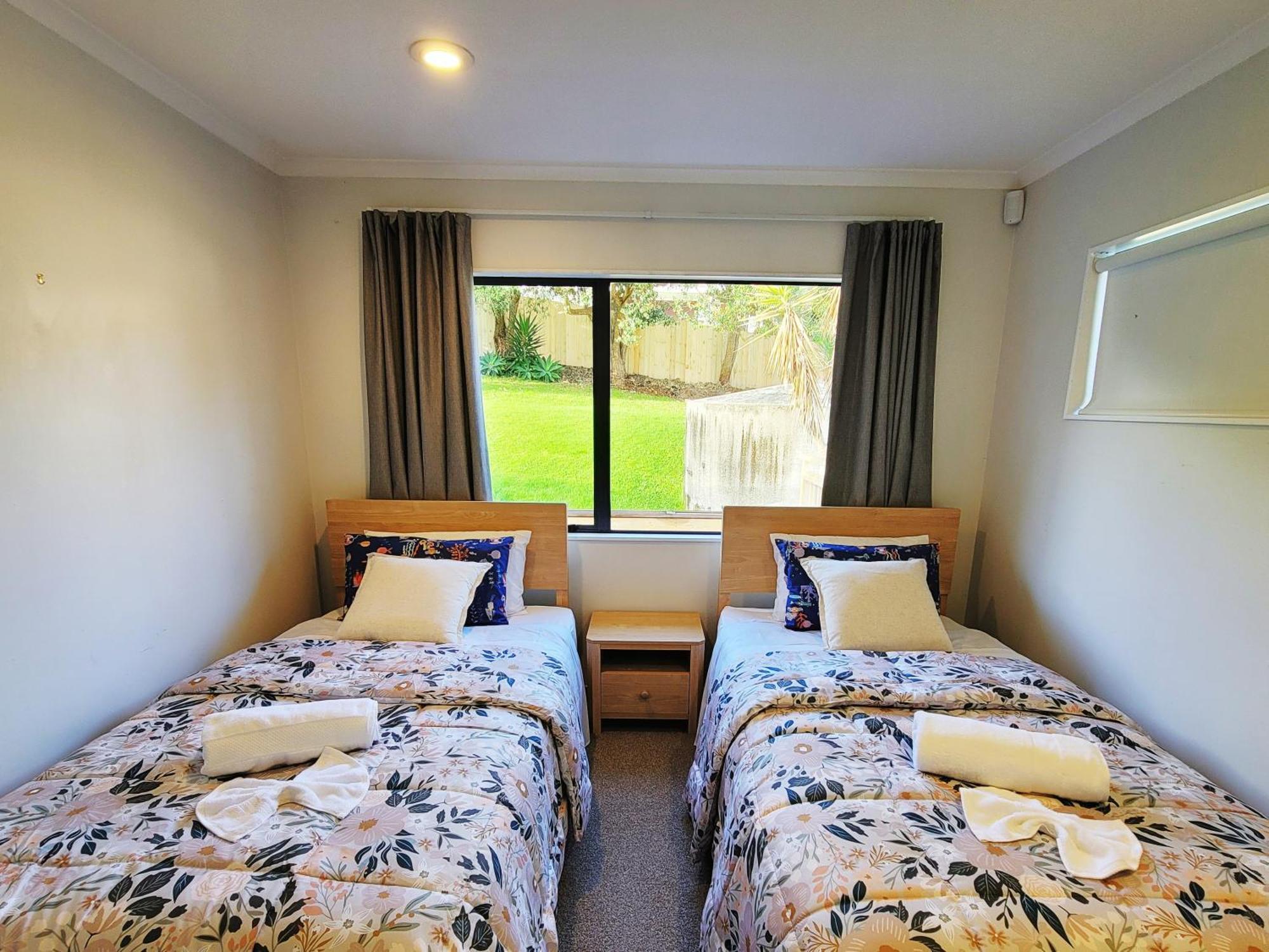 Sea View 5 Bedroom Holiday House Whangaparaoa Extérieur photo