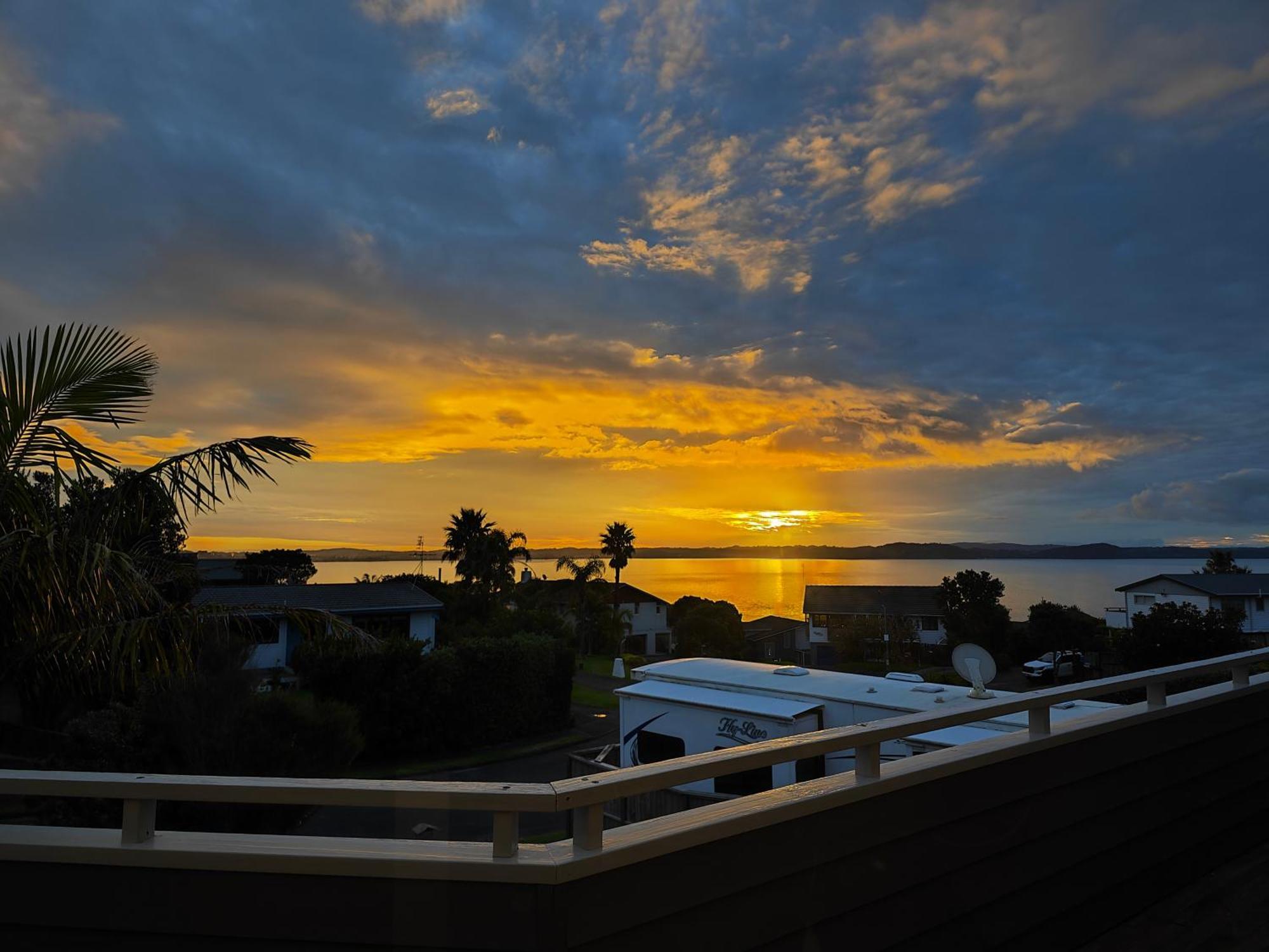Sea View 5 Bedroom Holiday House Whangaparaoa Extérieur photo